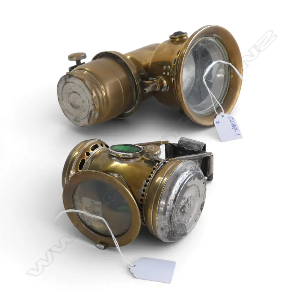 2 VINTAGE BRASS LAMPS Image 1++