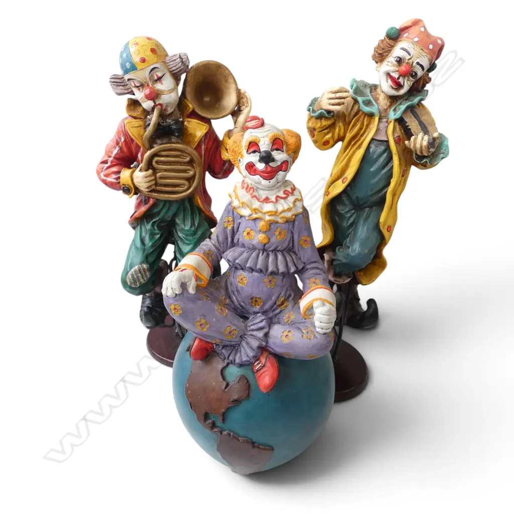 3 RESIN CLOWNS H.480mm Image 1++