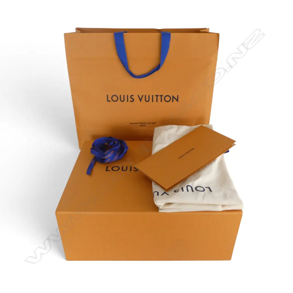 LOUIS VUITTON BOX & BAG w. RECEIPT Image 1++