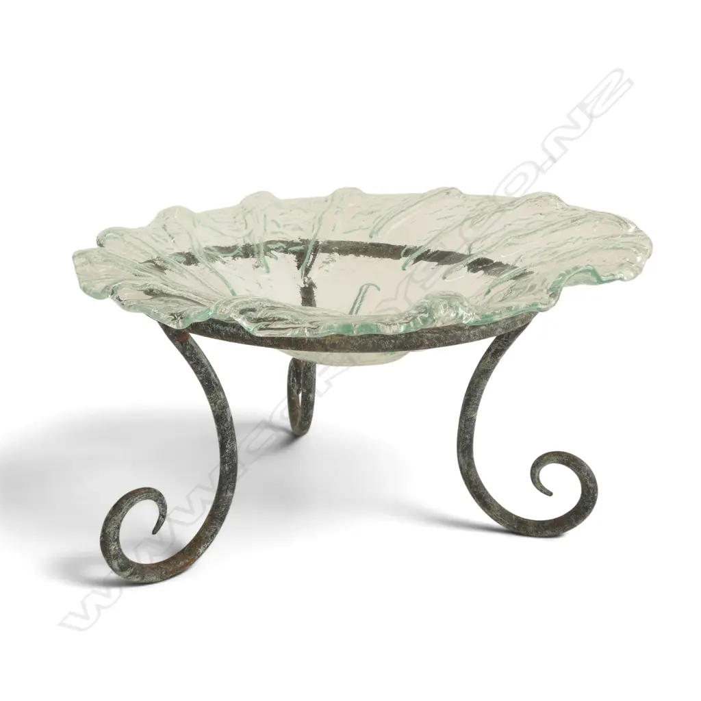 HAND MADE GLASS BOWL ON RUSTIC METAL TRIPOD STAND DIA337 H185MM Image 1++