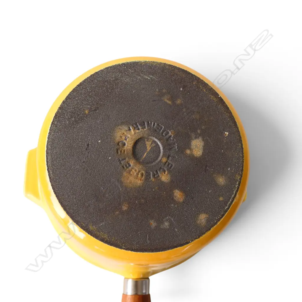 VINTAGE LE CREUSET CAST IRON SAUCEPAN IN YELLOW, H.90mm L.300mm Image 1++