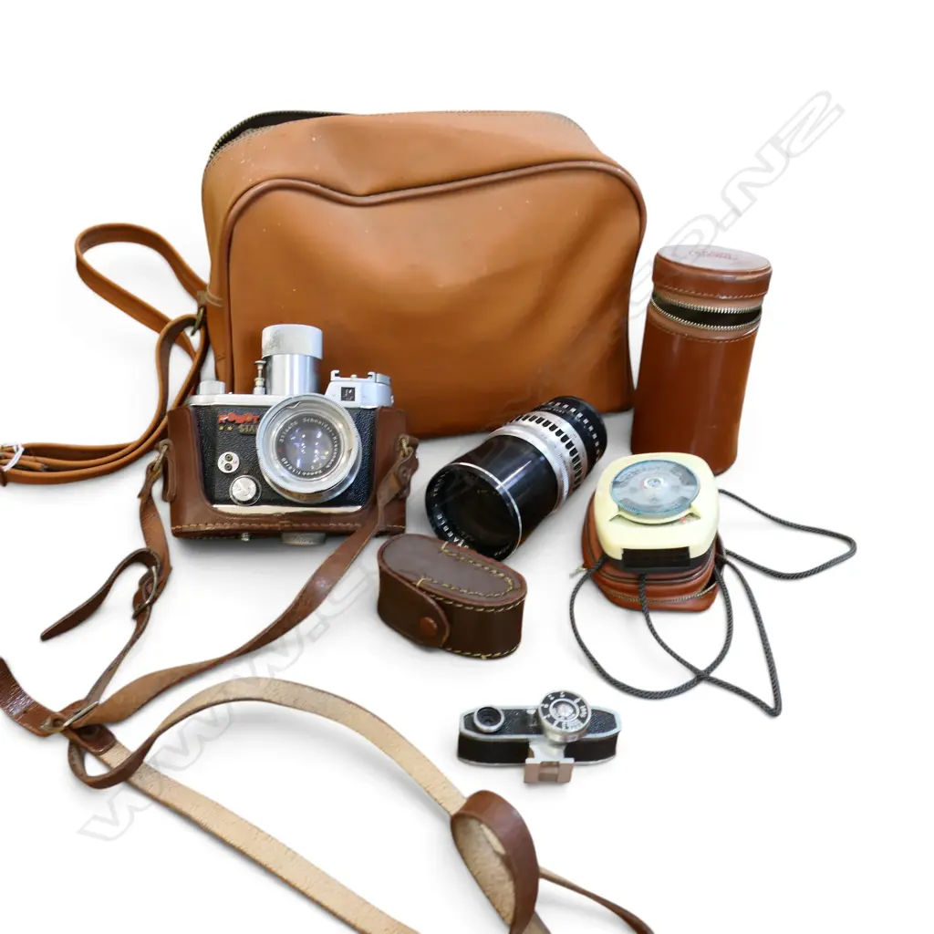 VINTAGE 'ROBOT STAR' CAMERA in bag w. lense & timer Image 1++