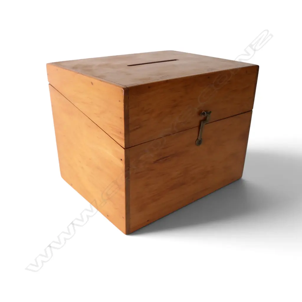 KAURI BALLOT BOX, W.270mm D.210MM H.210mm Image 1++