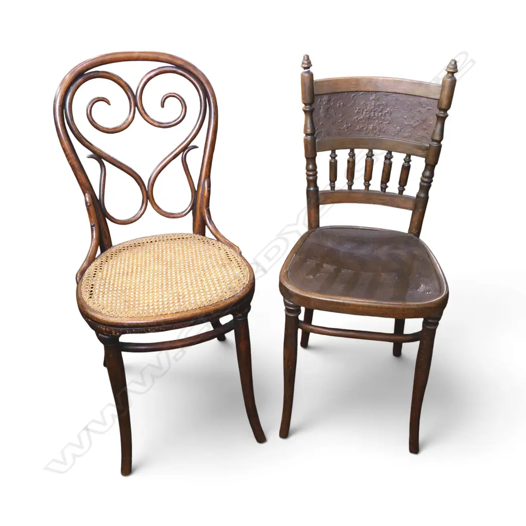 2 ANTIQUE BENTWOOD CHAIRS Image 1++