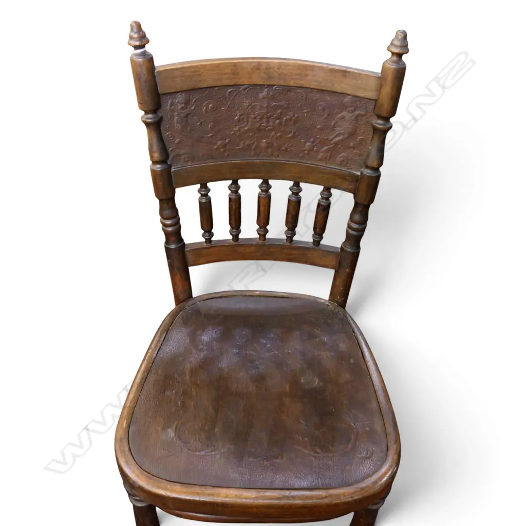 2 ANTIQUE BENTWOOD CHAIRS Image 1++