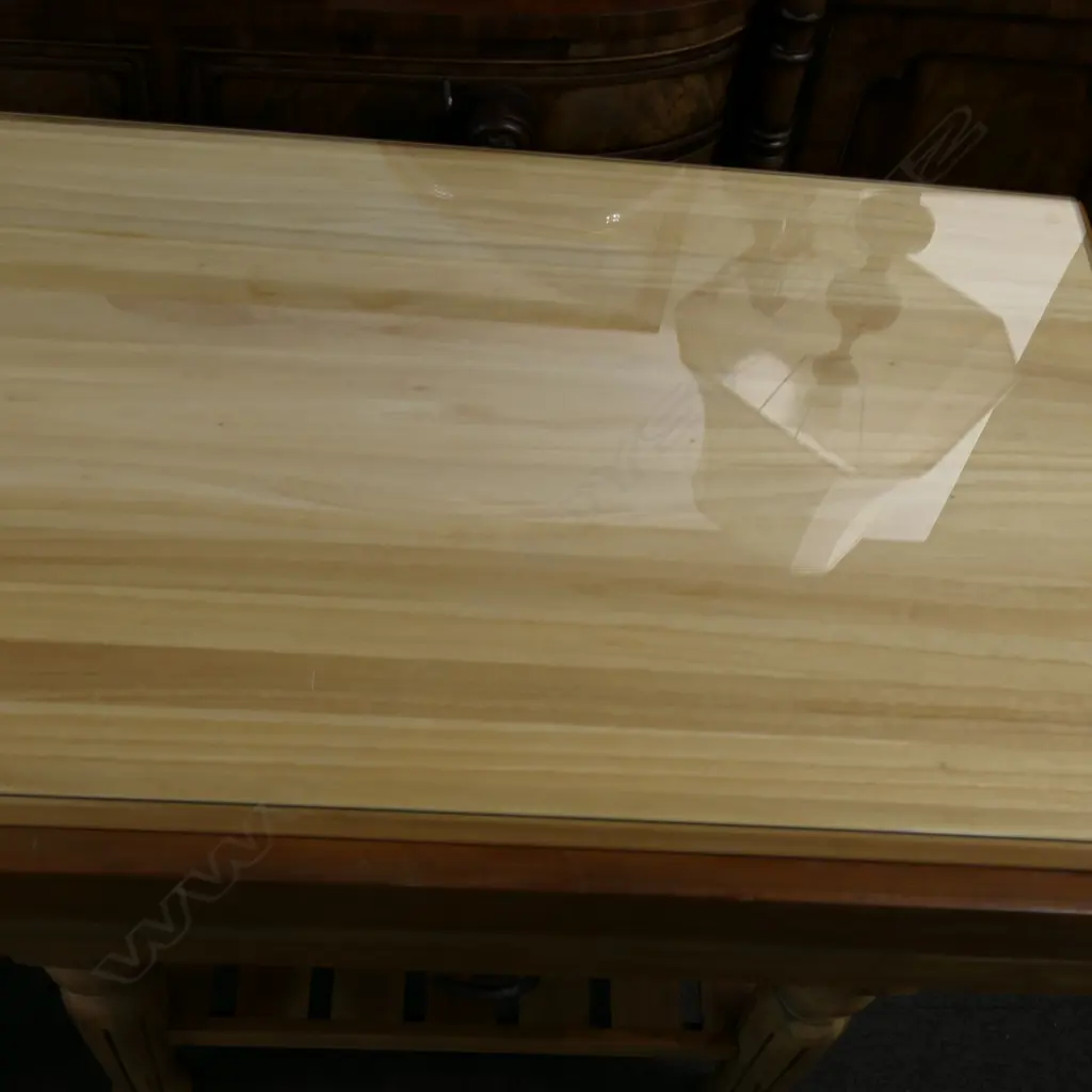 BUTCHERS BLOCK w. GLASS TOP 925x630x940mm Image 1++
