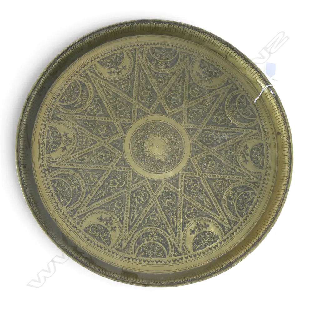 BRASS TRAY 580mm dia Image 1++