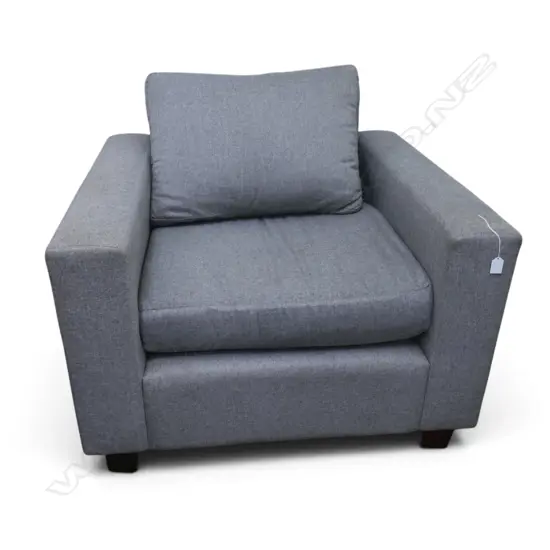MODERN GRAY ARMCHAIR W.940mm