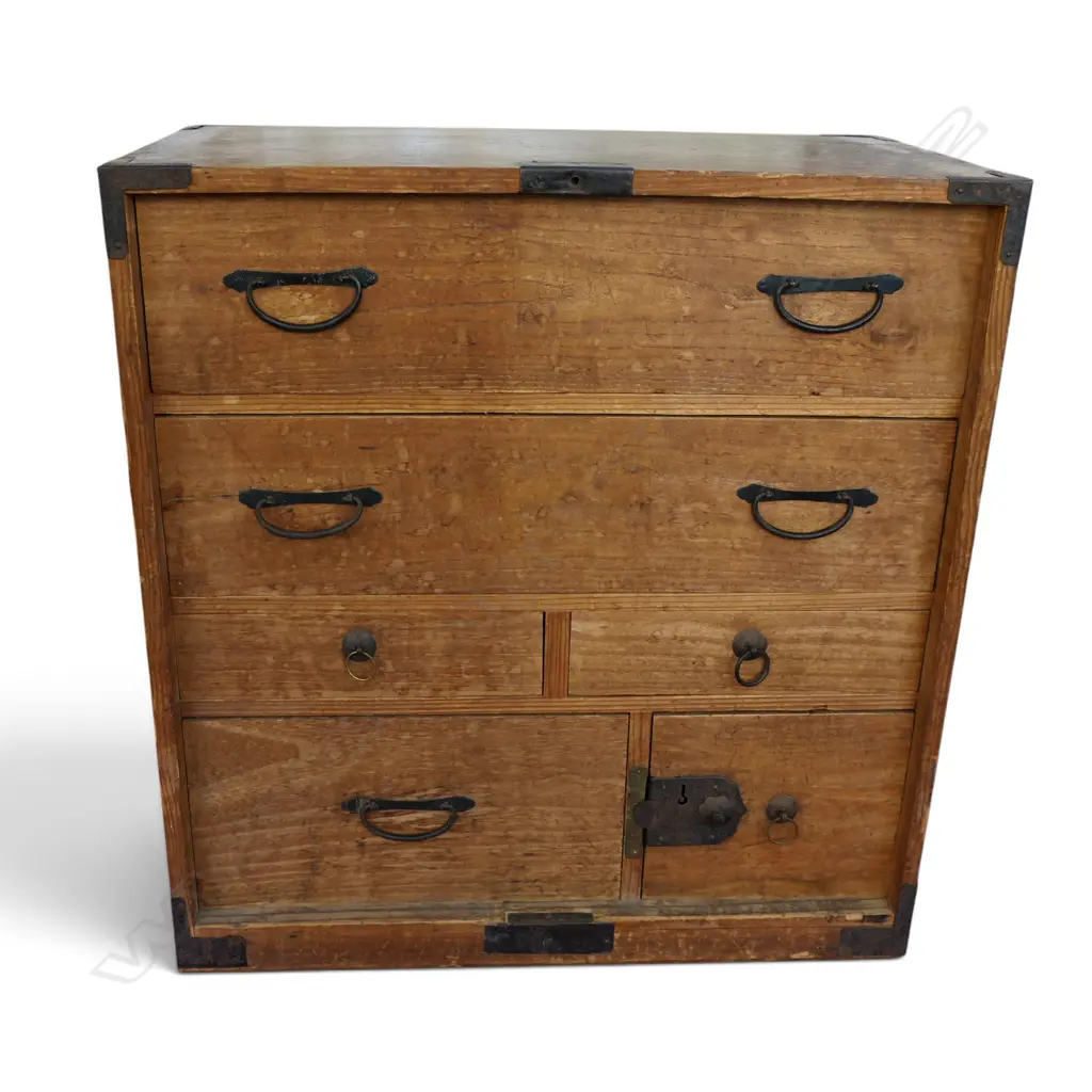 VINTAGE JAPANESE SMALL WOODEN TANSU CHEST. H.530mm Image 1++