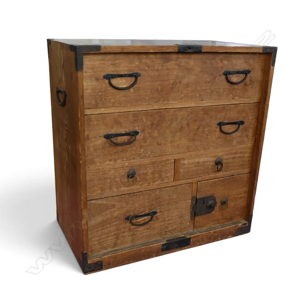 VINTAGE JAPANESE SMALL WOODEN TANSU CHEST. H.530mm Image 1++