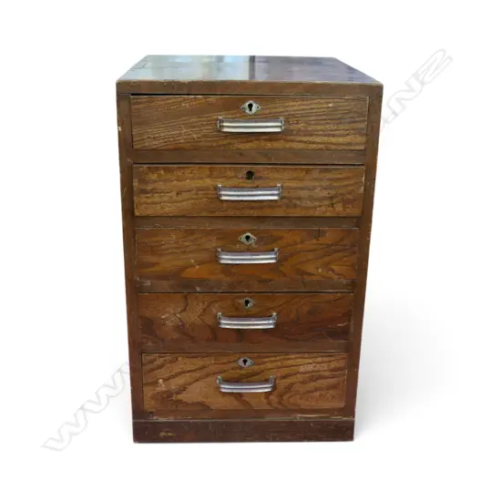 VINTAGE JAPANESE SMALL WOODEN 5 DRAWER COLLECTOR'S CHEST. H.485mm