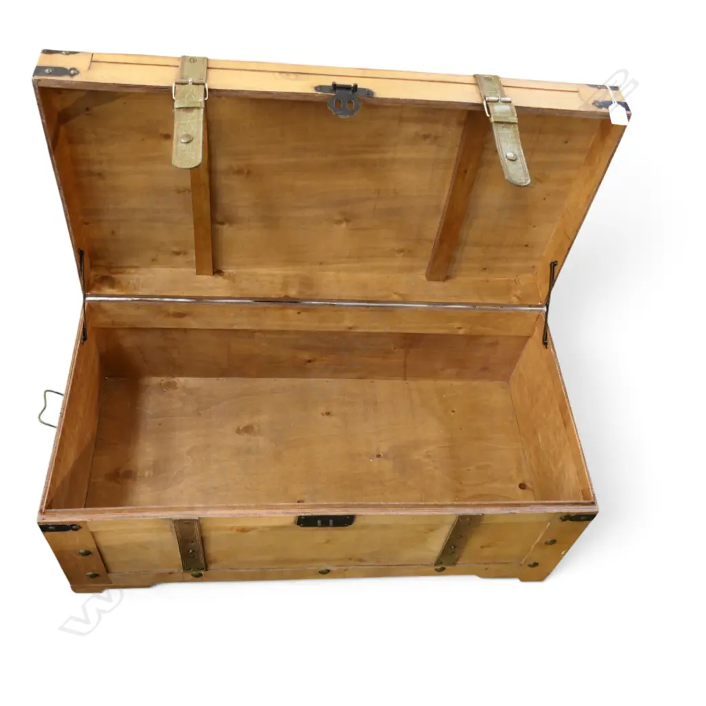 ORIENTAL METAL & LEATHER BOUND CHEST 805x405x800mm Image 1++