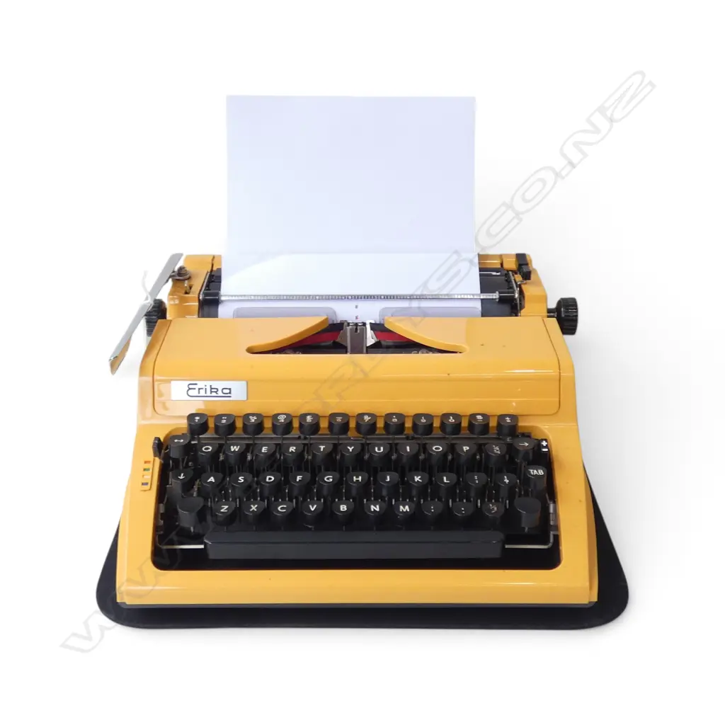 ERIKA TYPEWRITER Image 1++