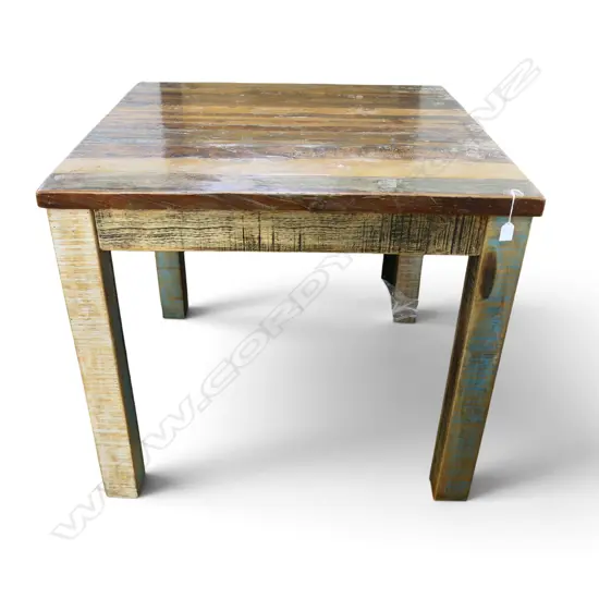 RUSTIC TABLE 910x910x780mm