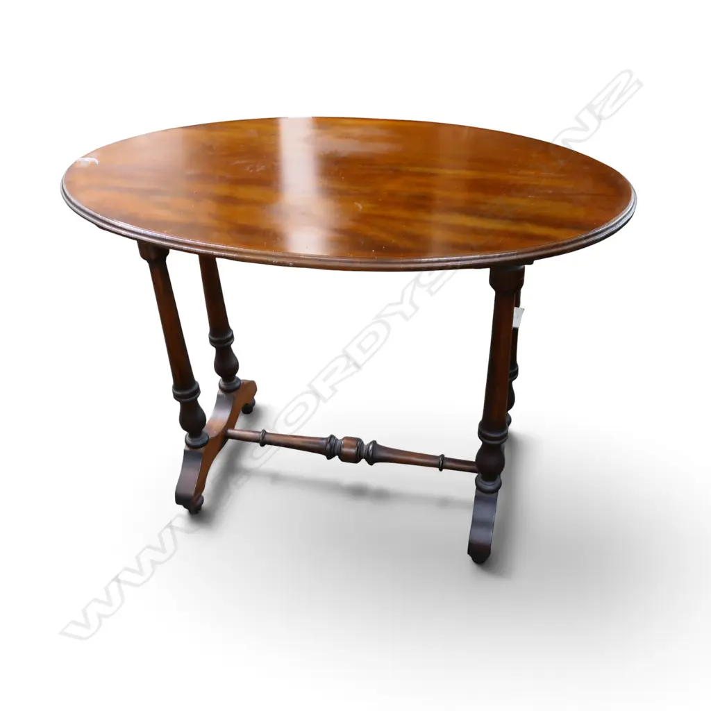 OVAL WOODEN TABLE W.1020mm Image 1++