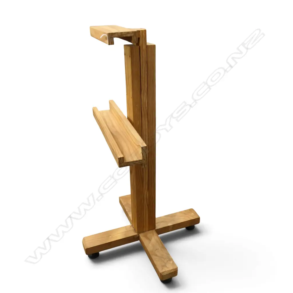 WOODEN EASEL H.1250mm Image 1++