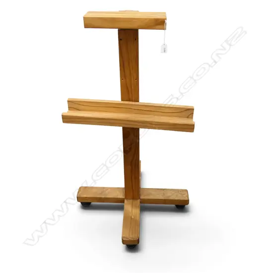 WOODEN EASEL H.1250mm