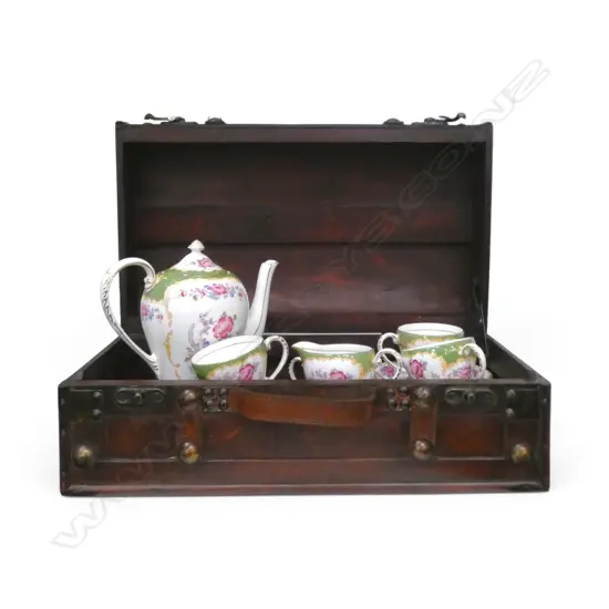 WOODEN SUITCASE W.400mm + GRAFTON 'CANTON' TEA SET