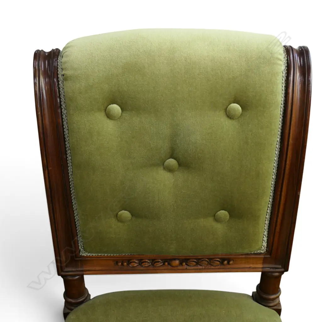 2 ANTIQUE DINING CHAIRS IN GREEN VELVET Image 1++