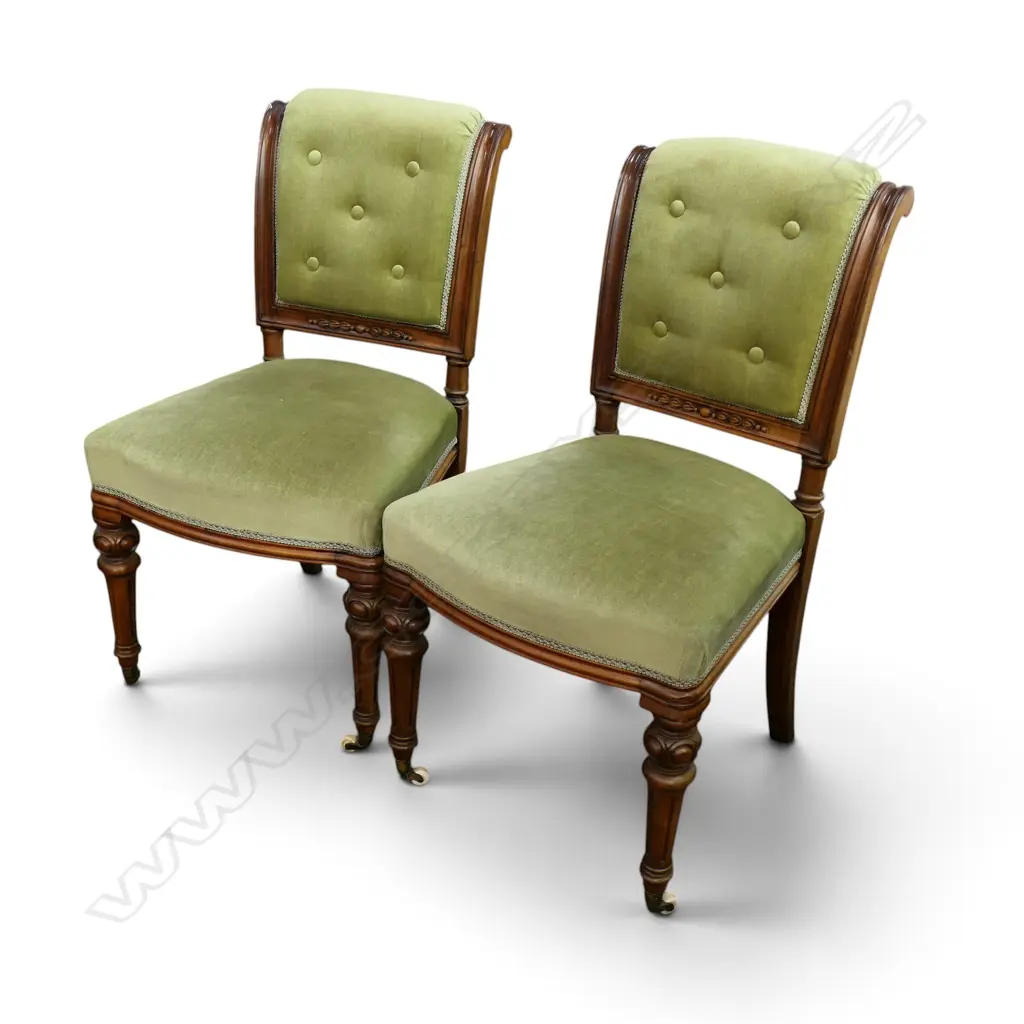 2 ANTIQUE DINING CHAIRS IN GREEN VELVET Image 1++