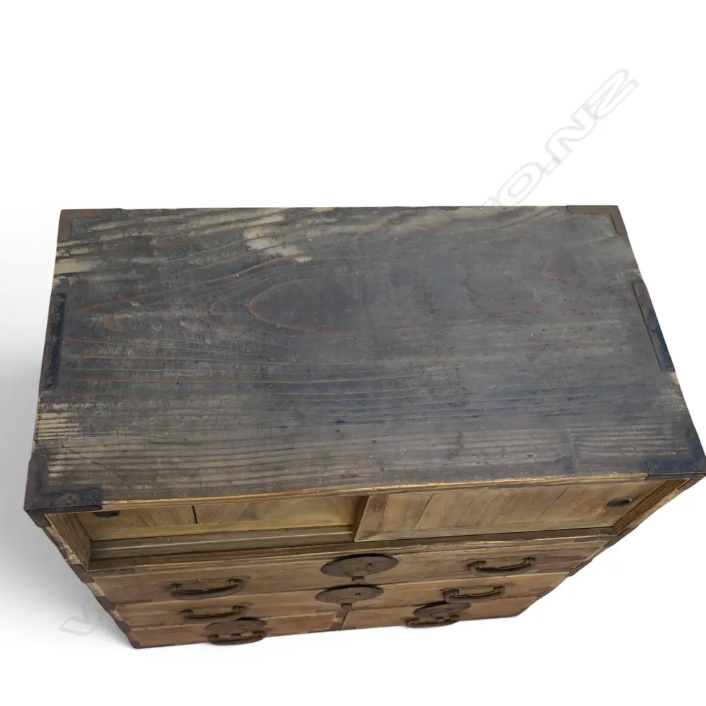 VINTAGE JAPANESE SMALL WOODEN TANSU CHEST. H.575mm Image 1++