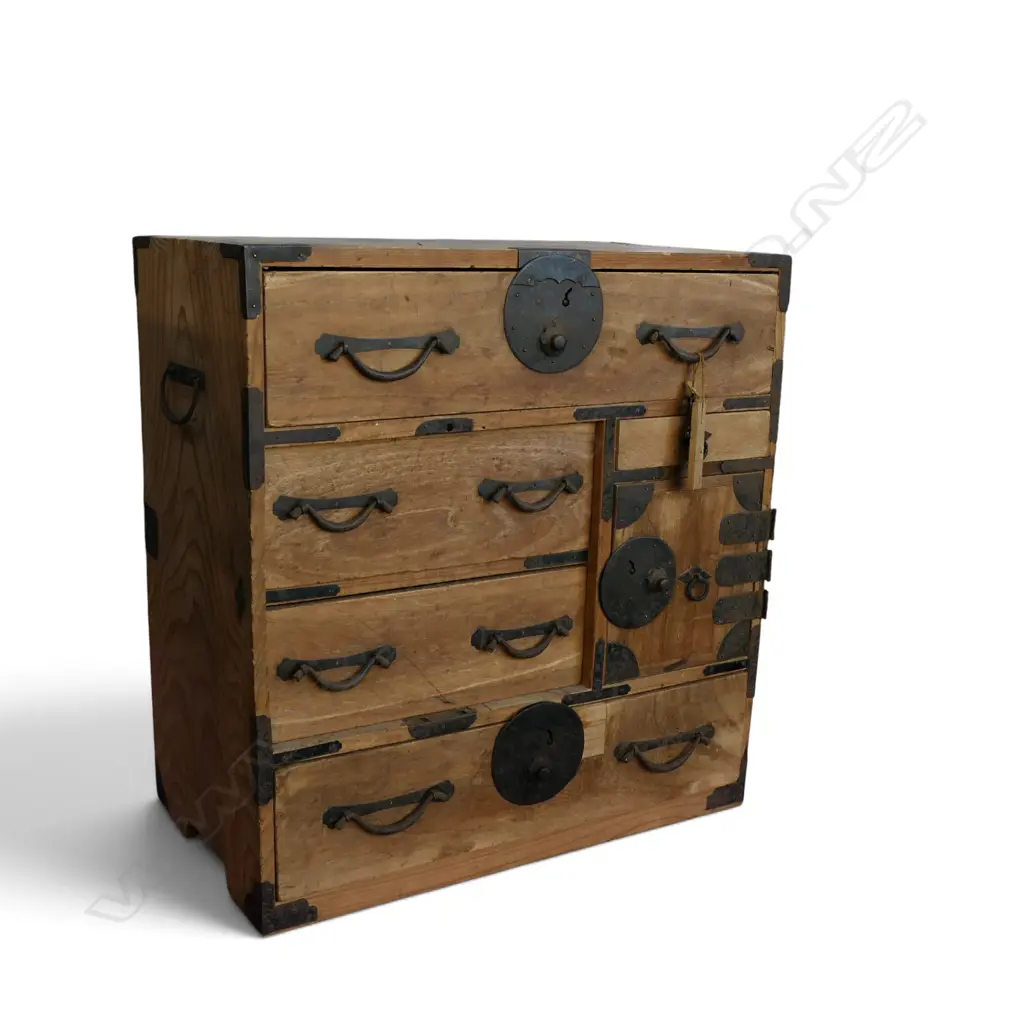 VINTAGE JAPANESE SMALL WOODEN TANSU CHEST. With key H.585mm Image 1++
