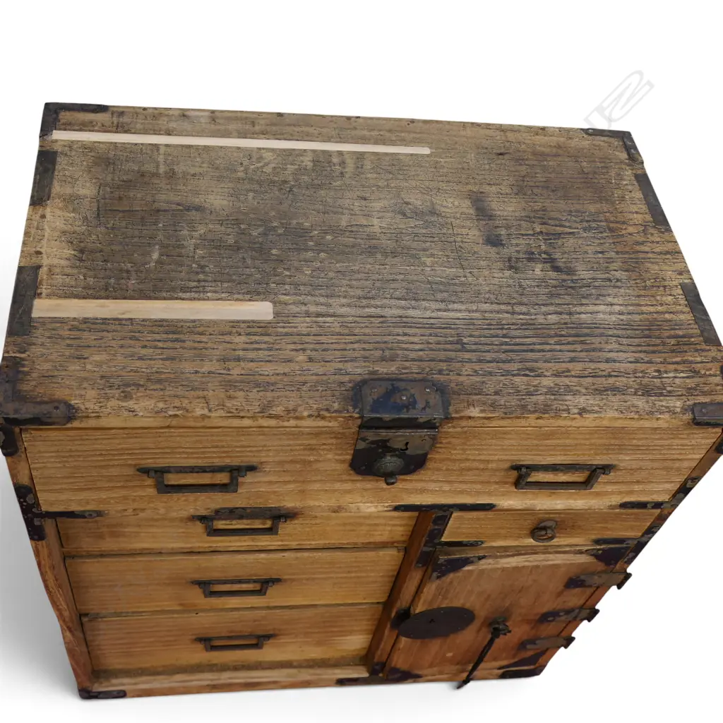 VINTAGE JAPANESE SMALL WOODEN TANSU CHEST. With key H.600mm Image 1++