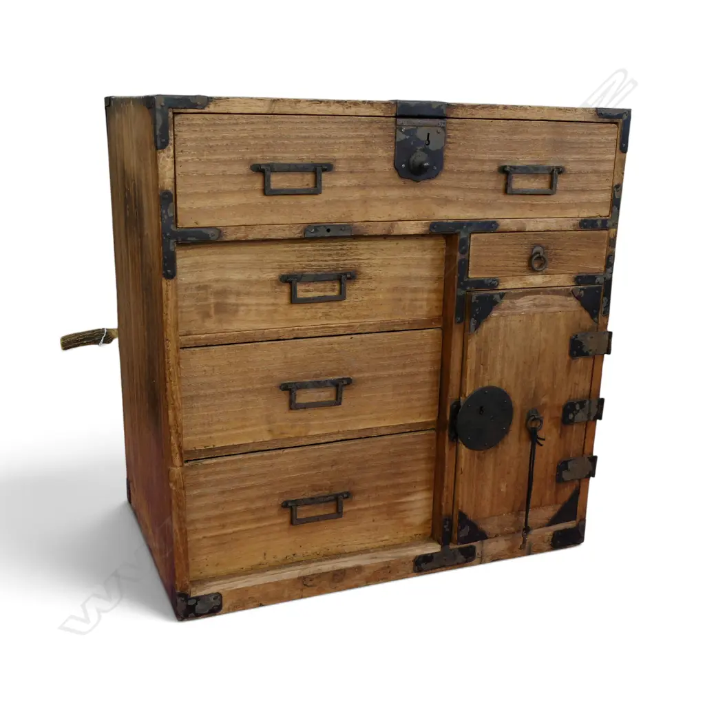 VINTAGE JAPANESE SMALL WOODEN TANSU CHEST. With key H.600mm Image 1++
