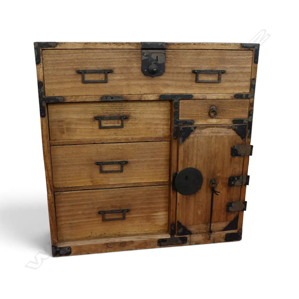 VINTAGE JAPANESE SMALL WOODEN TANSU CHEST. With key H.600mm Image 1++