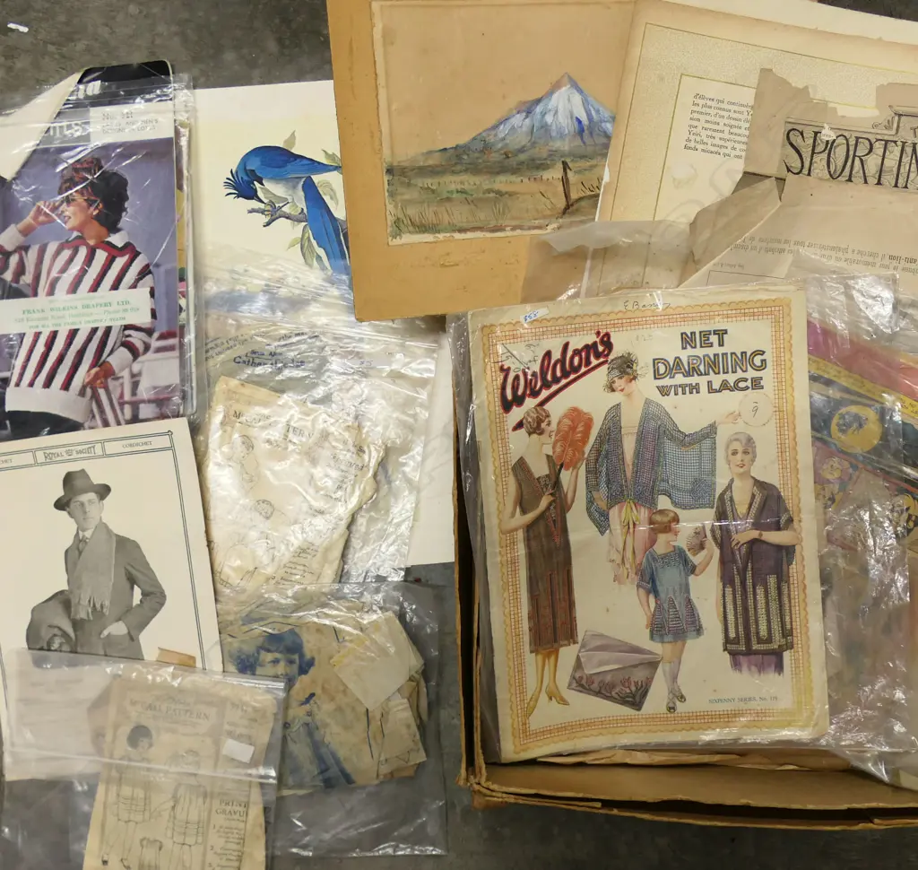 ASST. VINTAGE PATTERNS  Image 1++