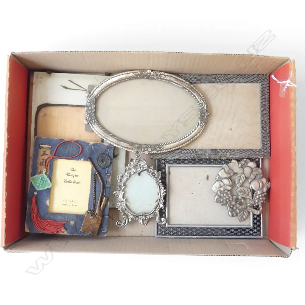 7 VINTAGE PICTURE FRAMES H.200mm Image 1++