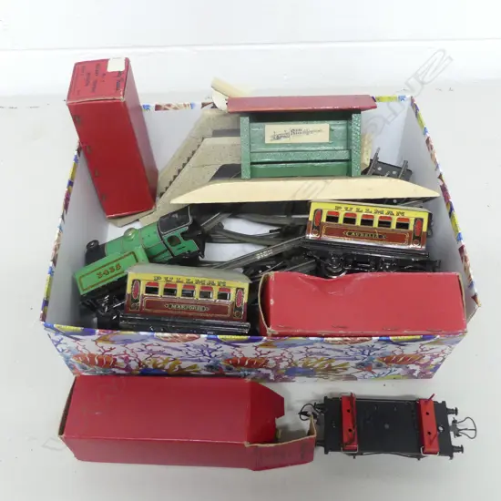 HORNBY BOX SET w. BOXED WAGONS