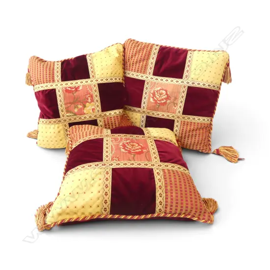 3 ITALIAN CUSHIONS w. one tassel missing 460x460mm