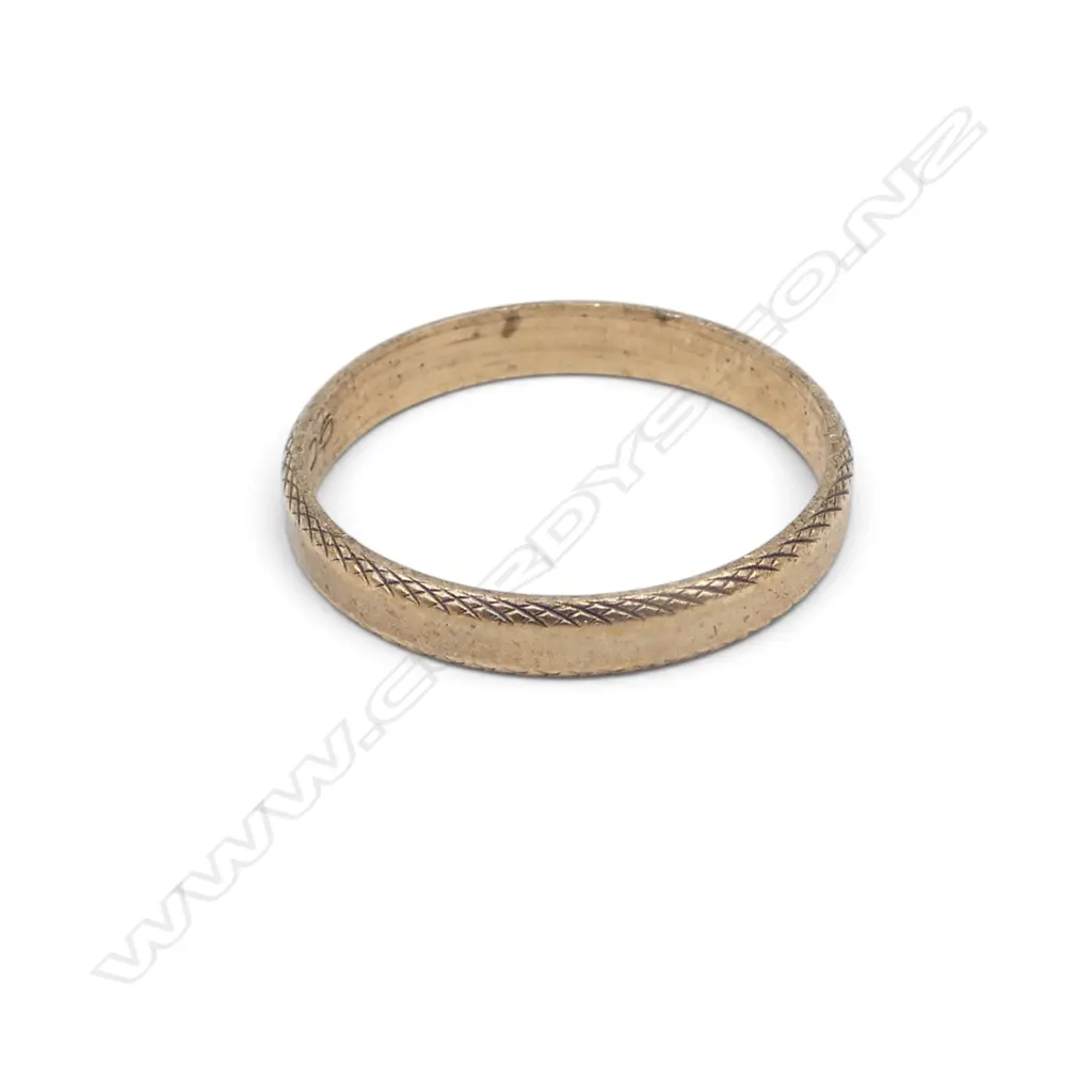 9ct BAND RING 1.25gms Image 1++