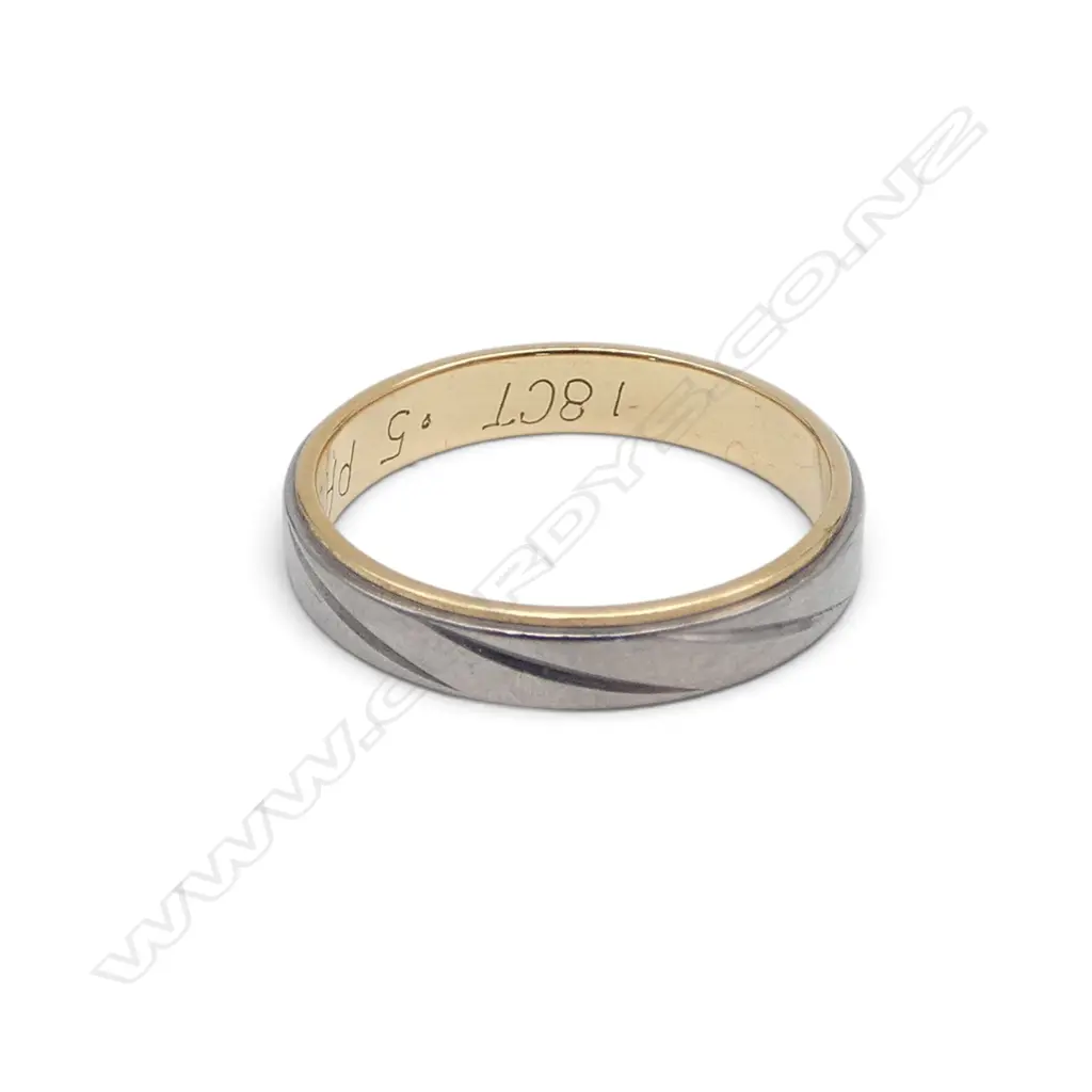 18ct YELLOW & WHITE GOLD WEDDER, 3.46gm Image 1++