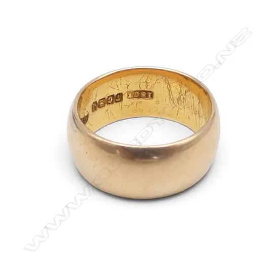 18ct COLONIAL GOLD WIDE BAND RING 8gms
