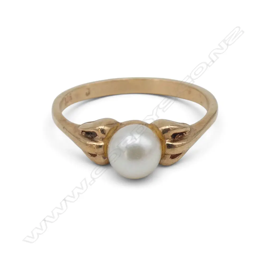 9ct GOLD & CULTURED PEARL RING 2.1gms Image 1++