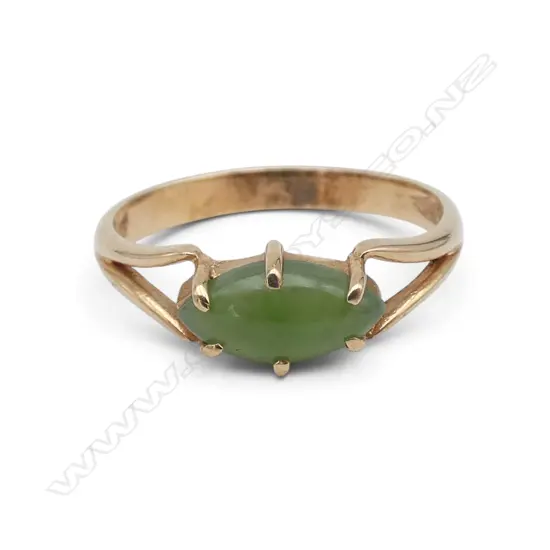 9ct ROSE GOLD & POUNAMU RING elliptical form claw set 2.1gms 