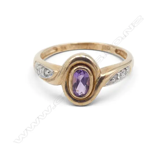 9ct DIAMOND & AMYTHEST RING 1.60gms
