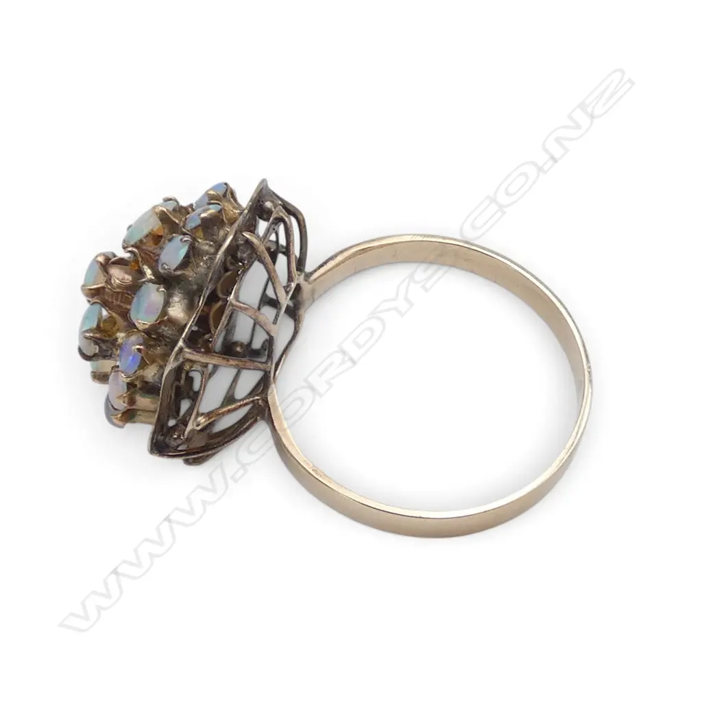 9ct GOLD & OPAL COCKTAIL RING 5.46gms ONE STONE MISSING Image 1++