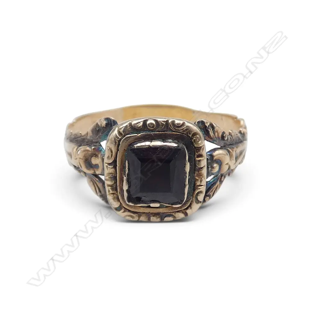 ANTIQUE GOLD & RED STONE RING some wear 2gms FAULT Image 1++