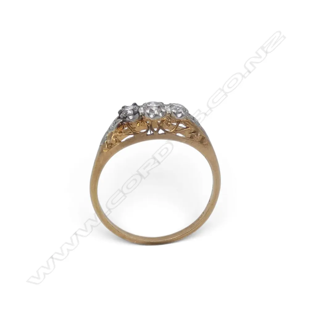 18ct Y/GOLD & PLATINUM DIAMOND RING 2.65gms w. valuation Image 1++