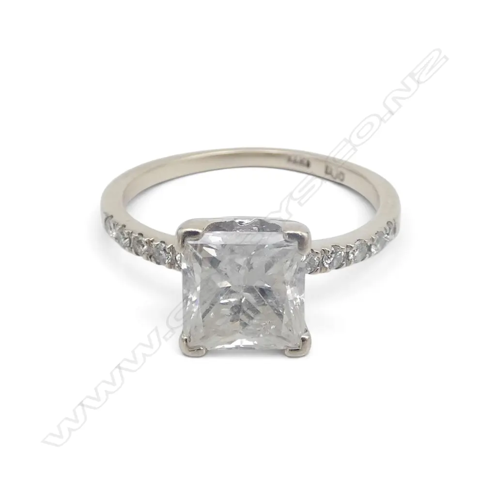 14ct W/GOLD & DIAMOND SOLITAIRE RING, 2.01ct princess cut diamond fracture filled, I I2, SIZE M, 2.56gms VALUATION Image 1++