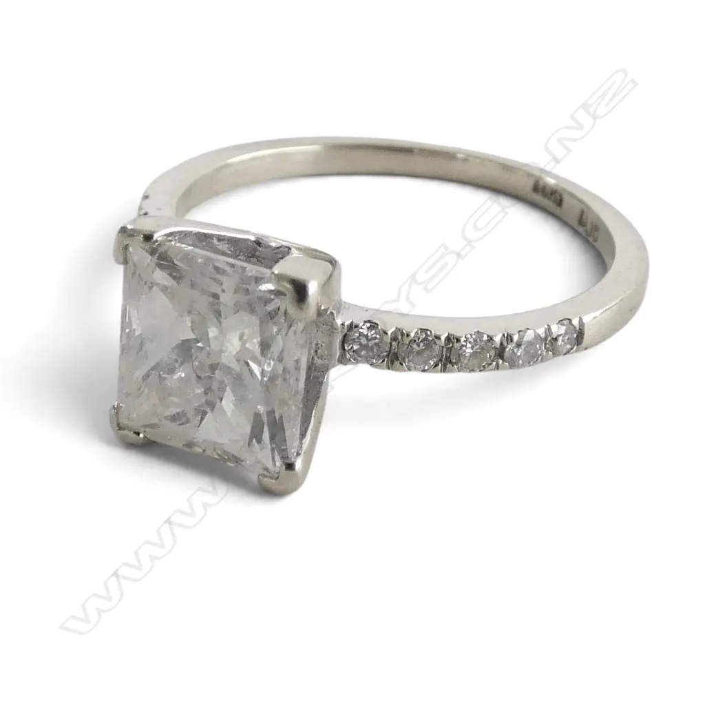 14ct W/GOLD & DIAMOND SOLITAIRE RING, 2.01ct princess cut diamond fracture filled, I I2, SIZE M, 2.56gms VALUATION Image 1++
