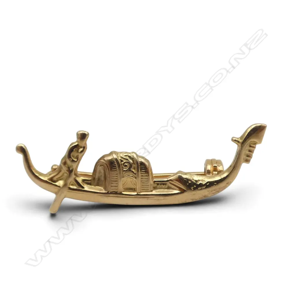 9ct GONDOLA CHARM 2.67gms Image 1++