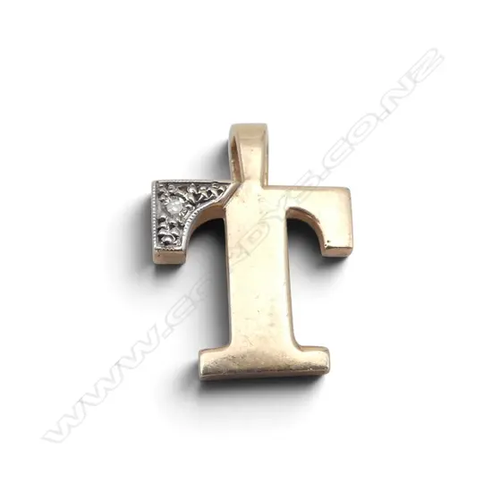 9ct & DIAMOND 'T' CHARM 0.90gms