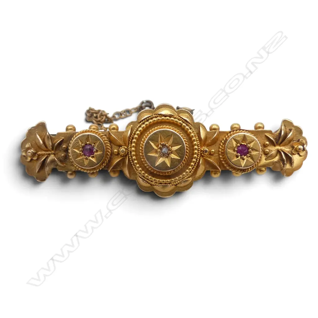 VICTORIAN 15ct GOLD BROOCH ruby & diamond set 4.6gms Image 1++