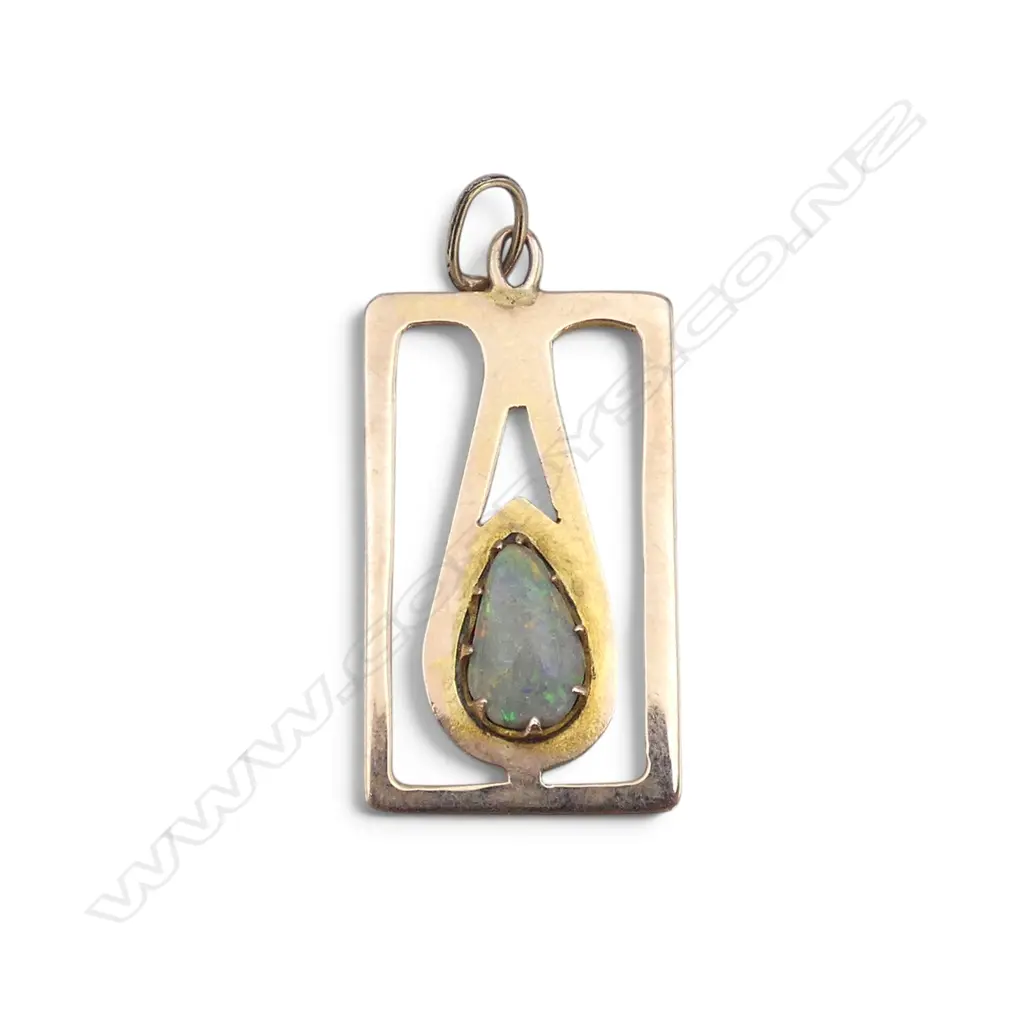 9ct & OPAL PENDANT 3gms Image 1++