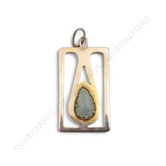 9ct & OPAL PENDANT 3gms