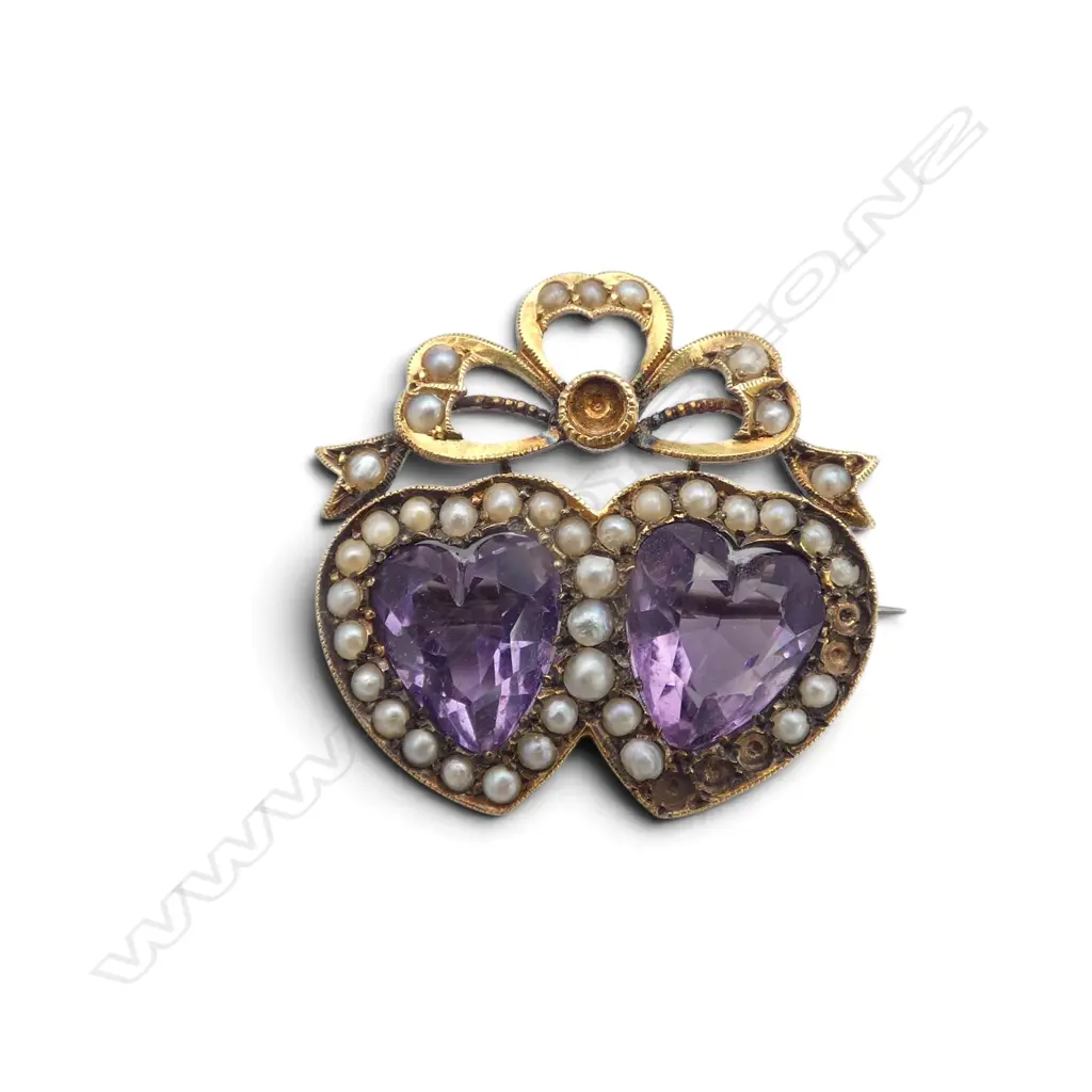 ?? GOLD EDWARDIAN DOUBLE AMETHYST HEART & SEED PEARL BROOCH 6 pearls missing 4.4gms Image 1++